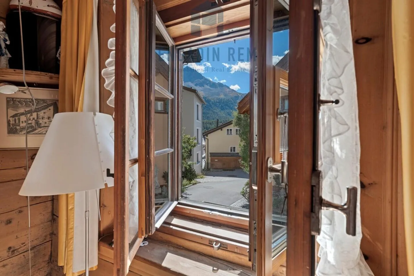 Multi-family house with three units in the heart of Champfèr - Photo 4 of 7