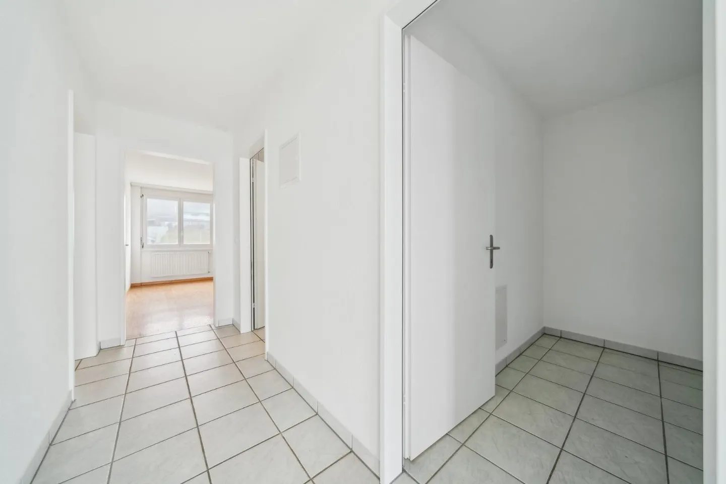 Offerta speciale di Pasqua - Grande appartamento di 2.5 locali con terrazza - Foto 8 di 8