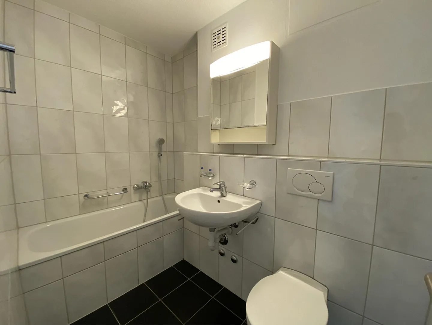 Duplex Charmant Près de Nidau - Photo 9 sur 11