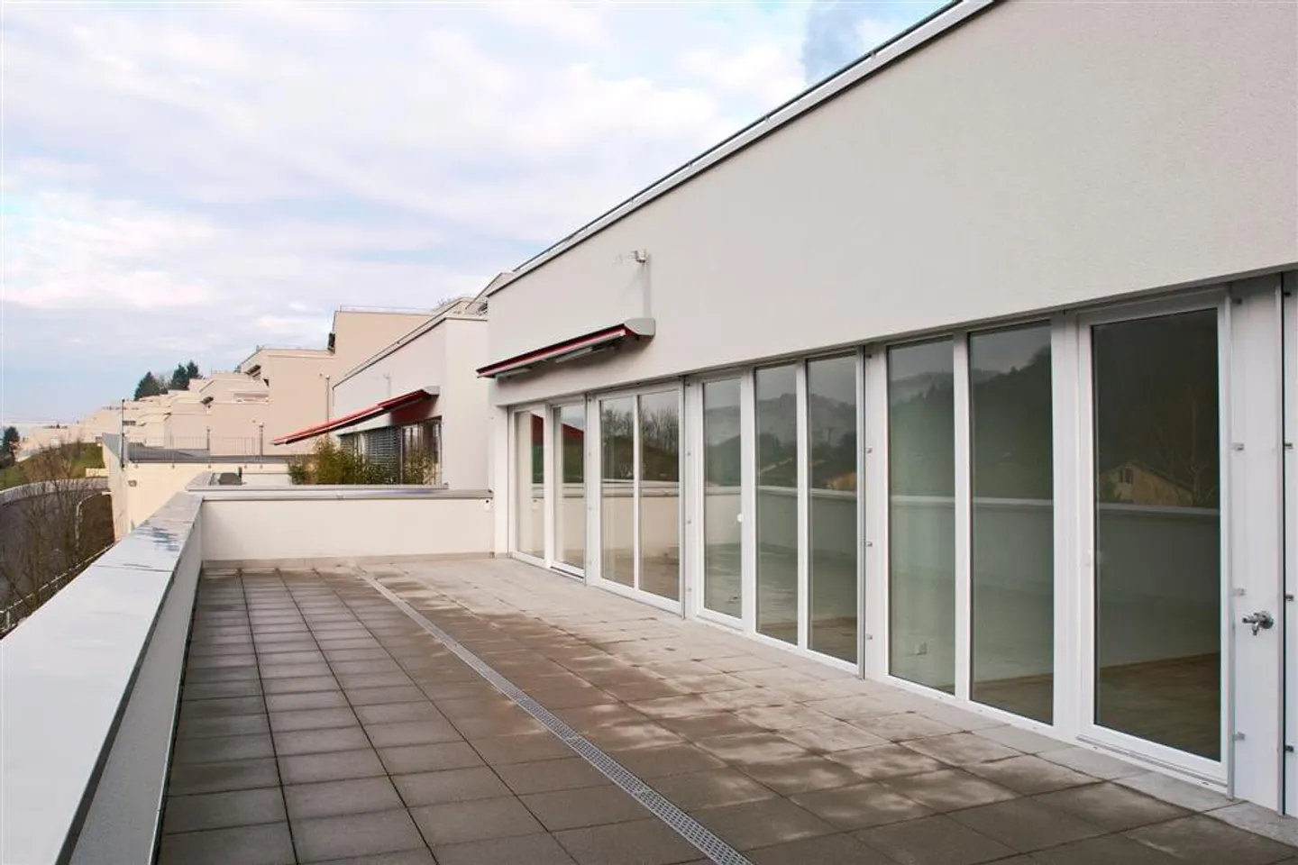 Familienfreundliche 4.5-Zimmer-Terrassenwohnung in Winterthur - Foto 3 von 4