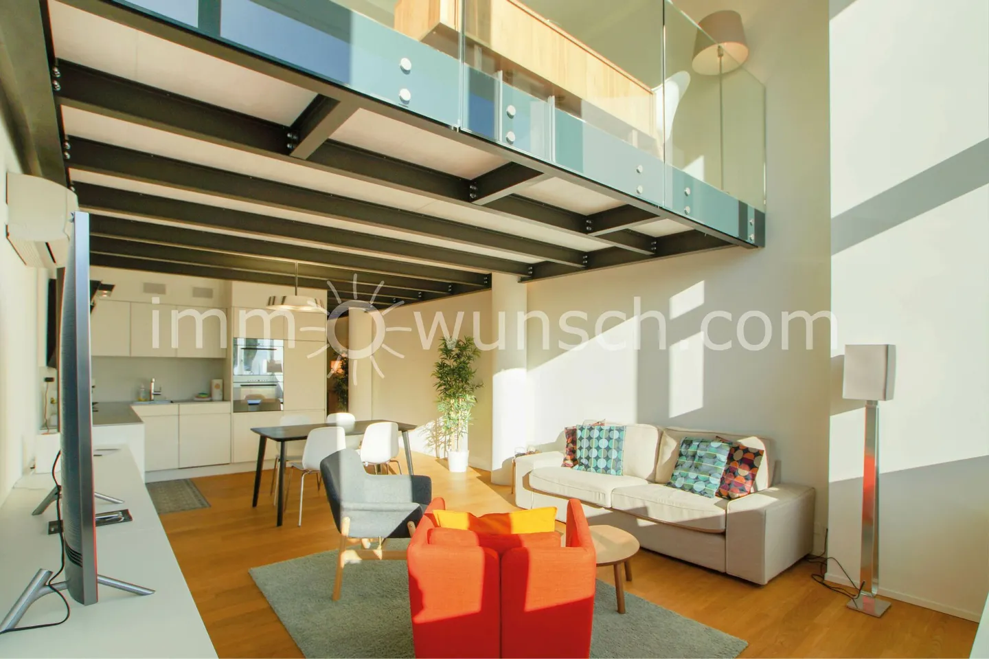Direttamente sulla splendida passeggiata lungo il lago - appartamento maisonette di 3 ½ locali - Foto 2 di 11