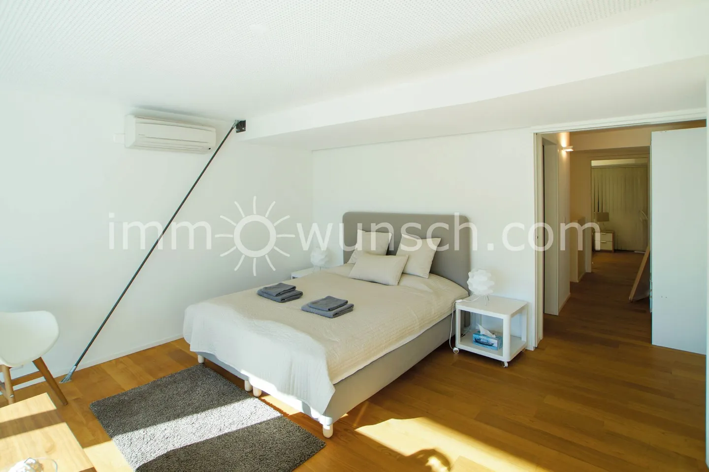 Direttamente sulla splendida passeggiata lungo il lago - appartamento maisonette di 3 ½ locali - Foto 4 di 11