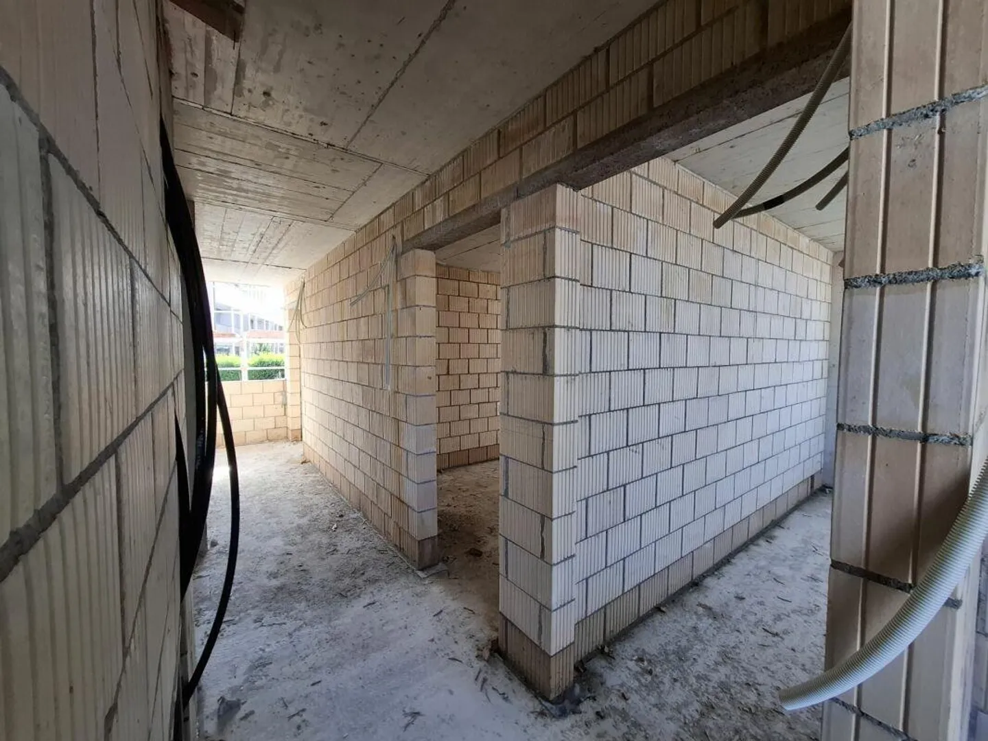 Casa bifamiliare di 6 1/2 stanze con area di terreno utilizzabile - Foto 7 di 7