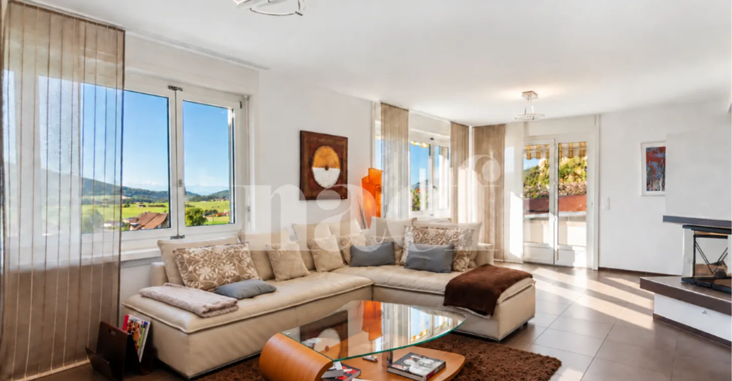 Villa individuelle cossue de 6,5 pièces avec dépendances - Photo 2 sur 10