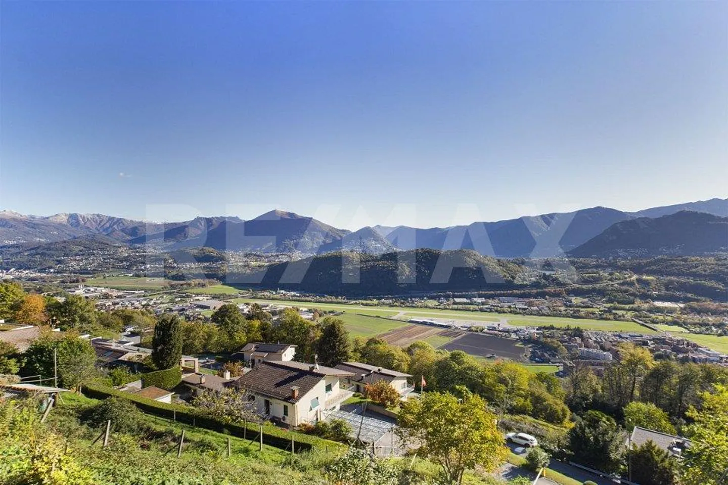 Terreno con progetto edilizio approvato con splendida vista lago e panoramica - Foto 6 di 13