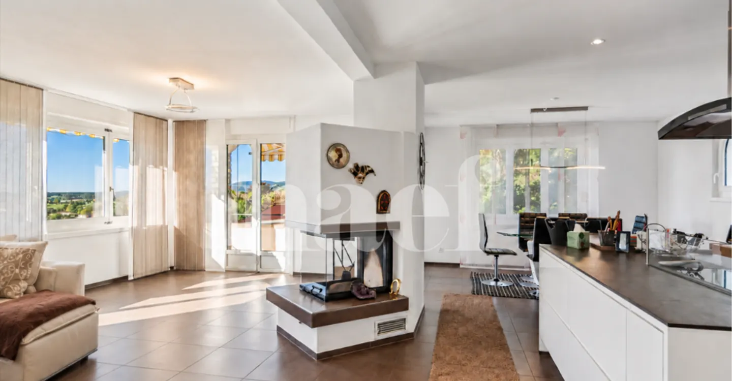 Villa individuelle cossue de 6,5 pièces avec dépendances - Photo 3 sur 10