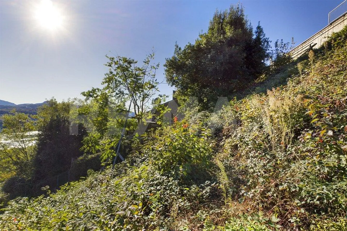 Terreno con progetto edilizio approvato con splendida vista lago e panoramica - Foto 13 di 13