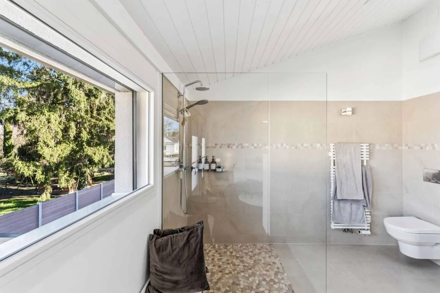 Esclusivo: Magnifica villa a schiera in assoluta tranquillità - Foto 7 di 13