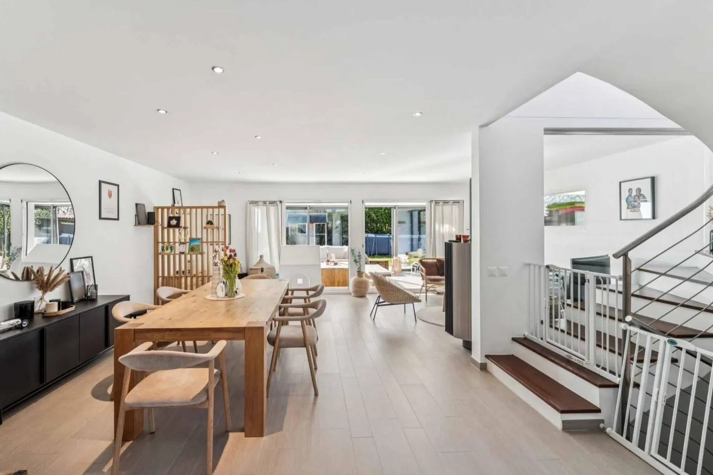 Esclusivo: Magnifica villa a schiera in assoluta tranquillità - Foto 2 di 13