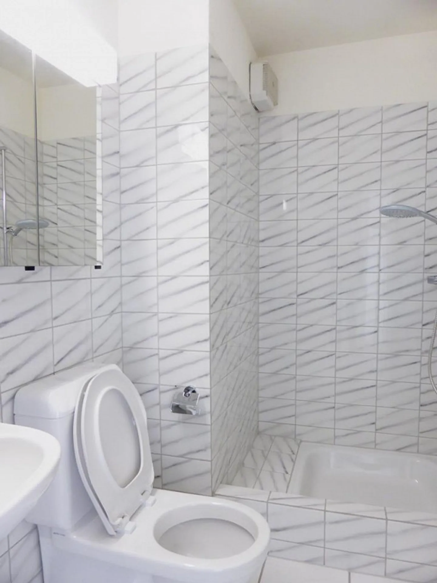 Appartamento moderno e luminoso al piano terra - Foto 8 di 10