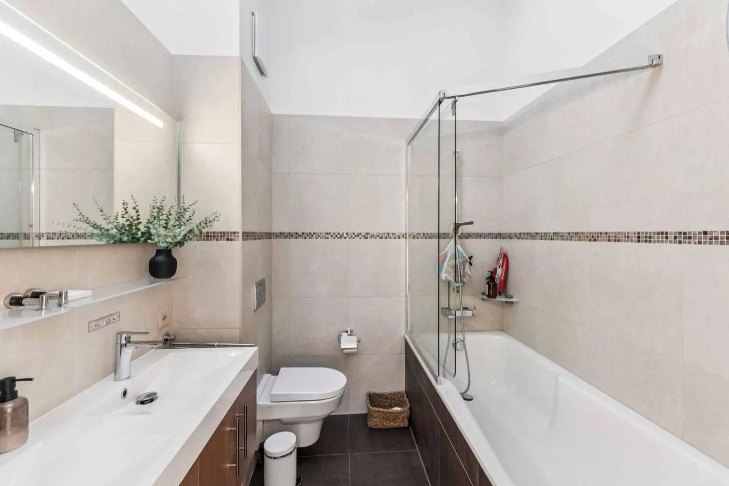 Esclusivo: Magnifica villa a schiera in assoluta tranquillità - Foto 10 di 13