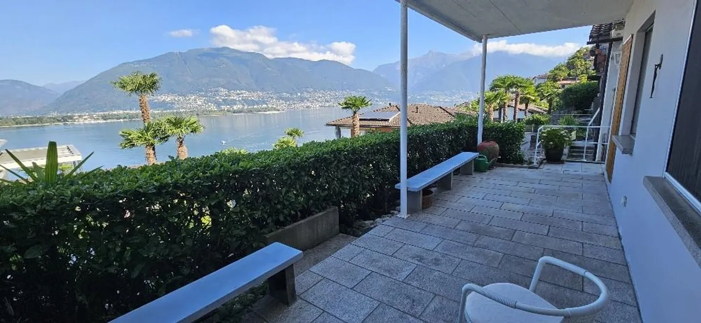 IN VENDITA 3 APPARTAMENTI CON INCANTEVOLE VISTA LAGO - Foto 6 di 11