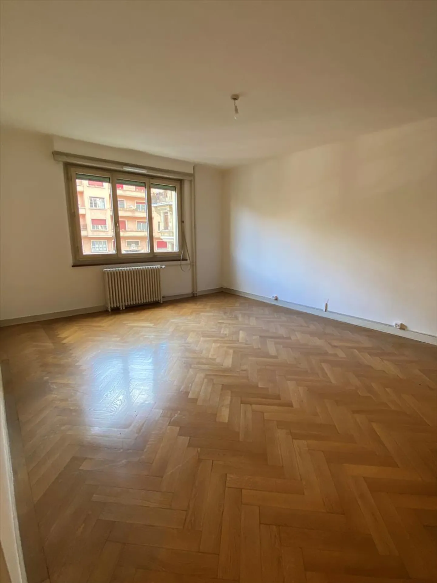 Prachtueuse appartement près du quartier des Eaux-Vives - Photo 4 sur 13