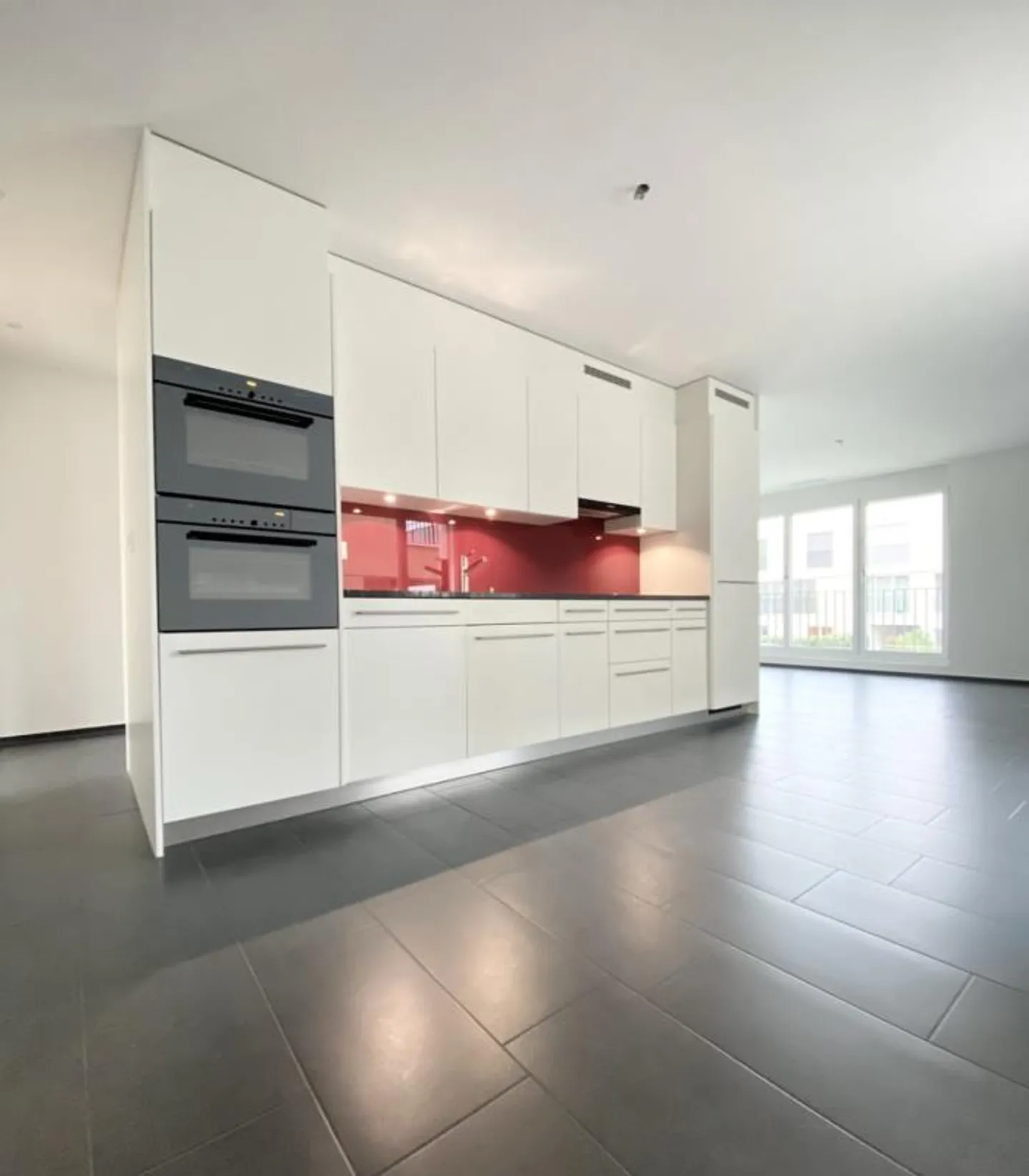 Charmante 2.5 Zimmer-Wohnung - Foto 2 von 9