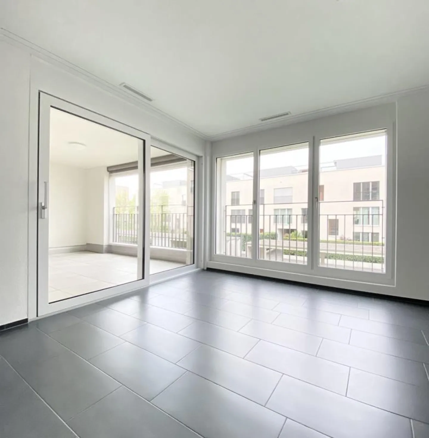 Charmante 2.5 Zimmer-Wohnung - Foto 3 von 9