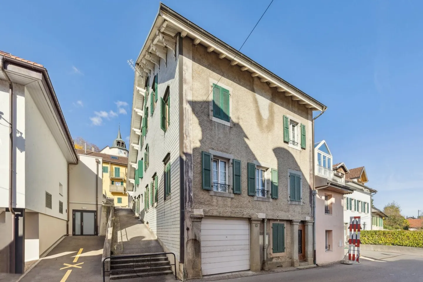 Immeuble de rendement composé de 3 appartements et un local - Photo 1 sur 13