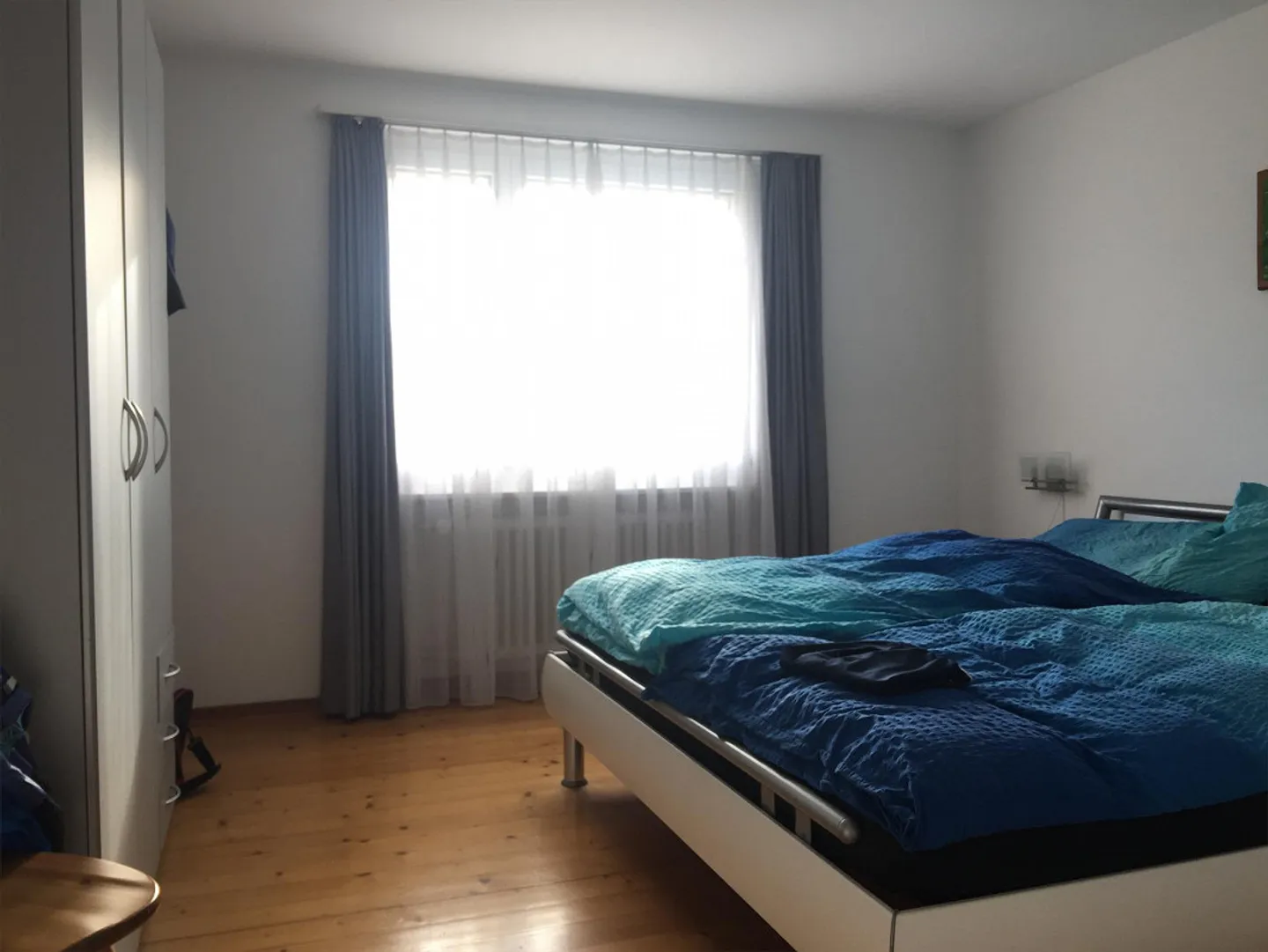 4-room apartment with great seating area - Photo 3 of 8