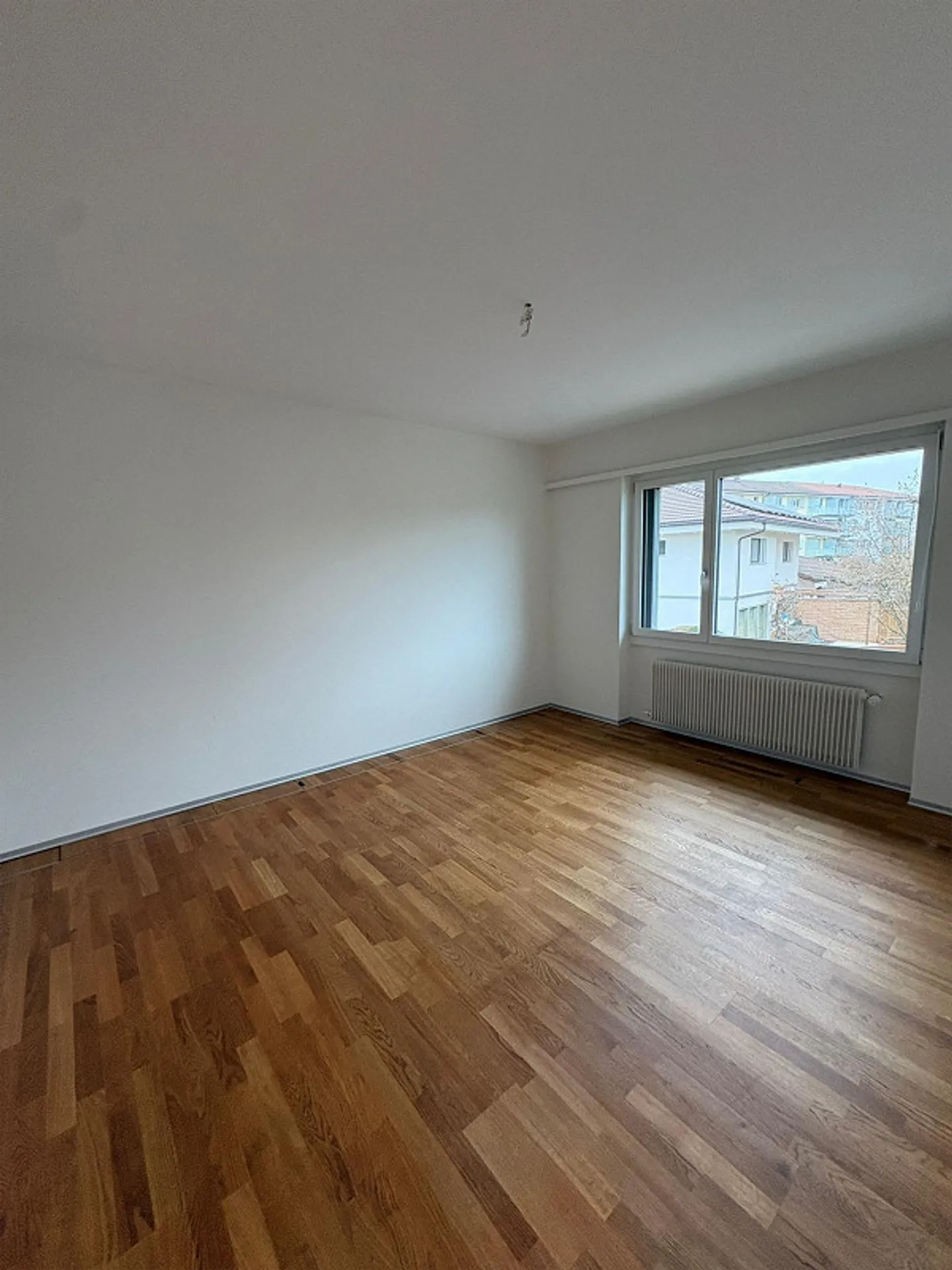 Appartement 5.5 pièces avec beaucoup d'espace et équipements de qualité - Photo 7 sur 12