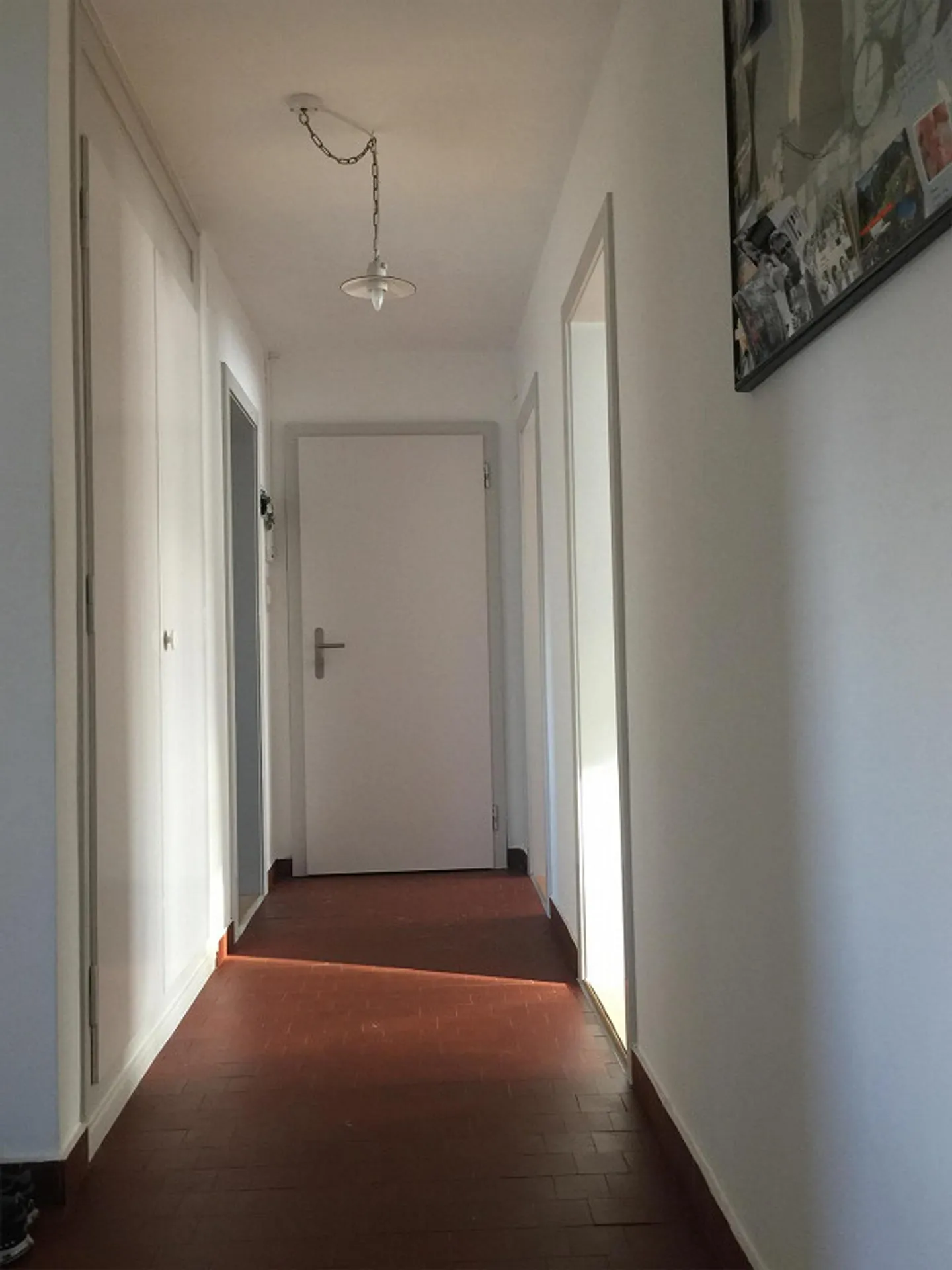 4-room apartment with great seating area - Photo 7 of 8