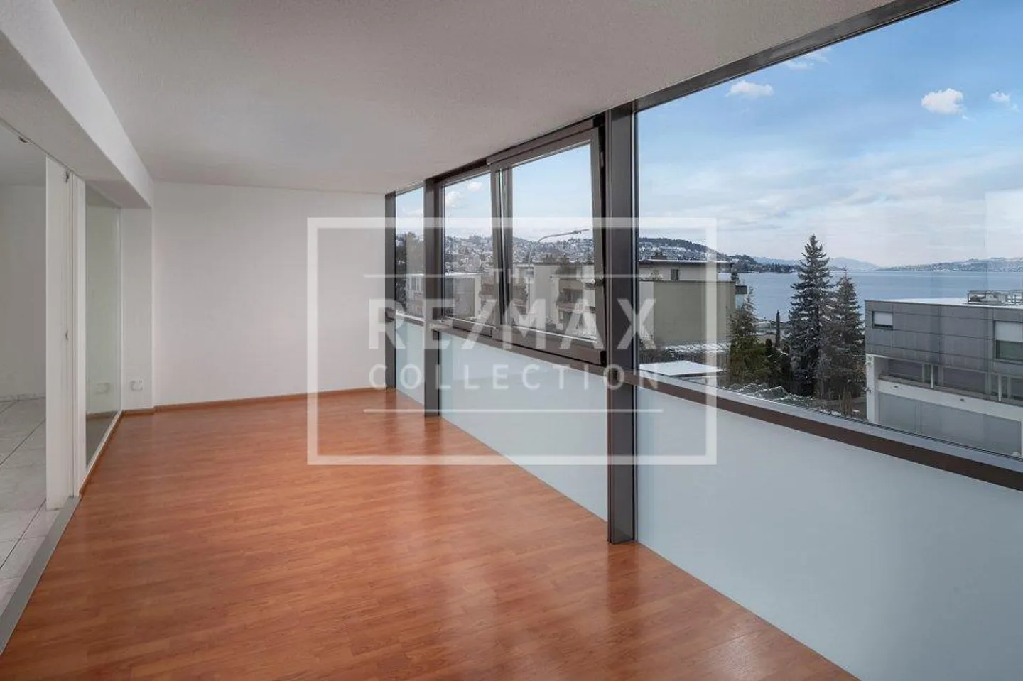 Attractive and well-kept 3.5-room condominium with lake view, in ... - Photo 12 of 13