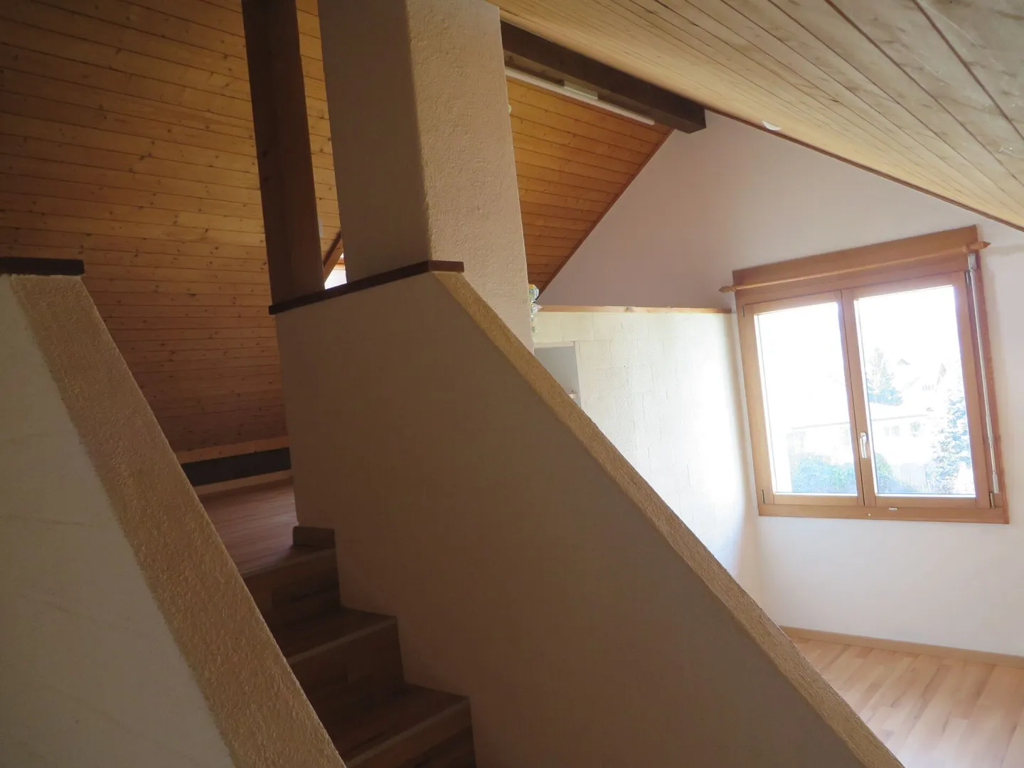 Casa bifamiliare con grande giardino - Foto 12 di 14