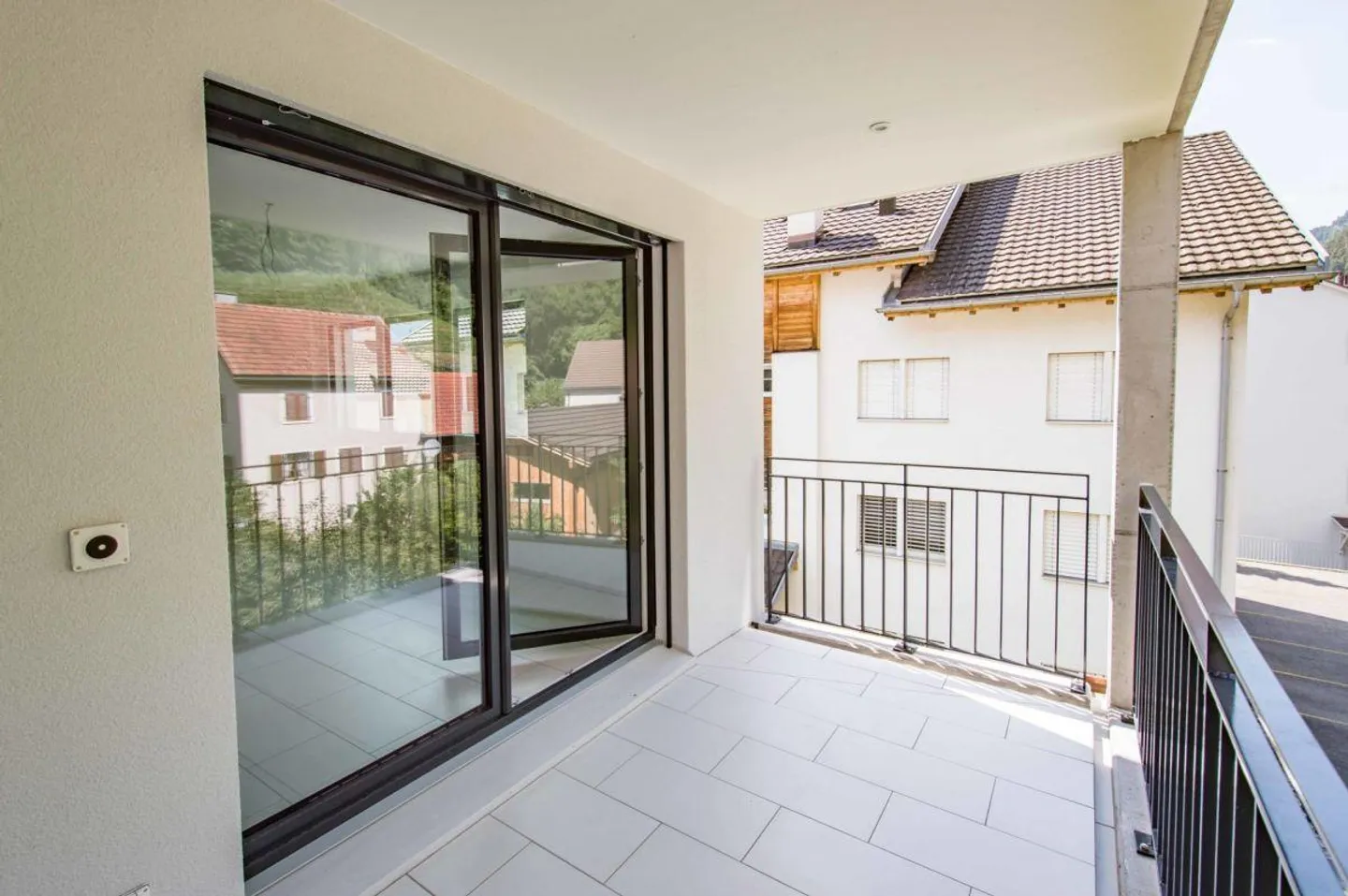 In the Sunny Fläsch: Nearly New Apartment with Great Expansion - Photo 11 of 15