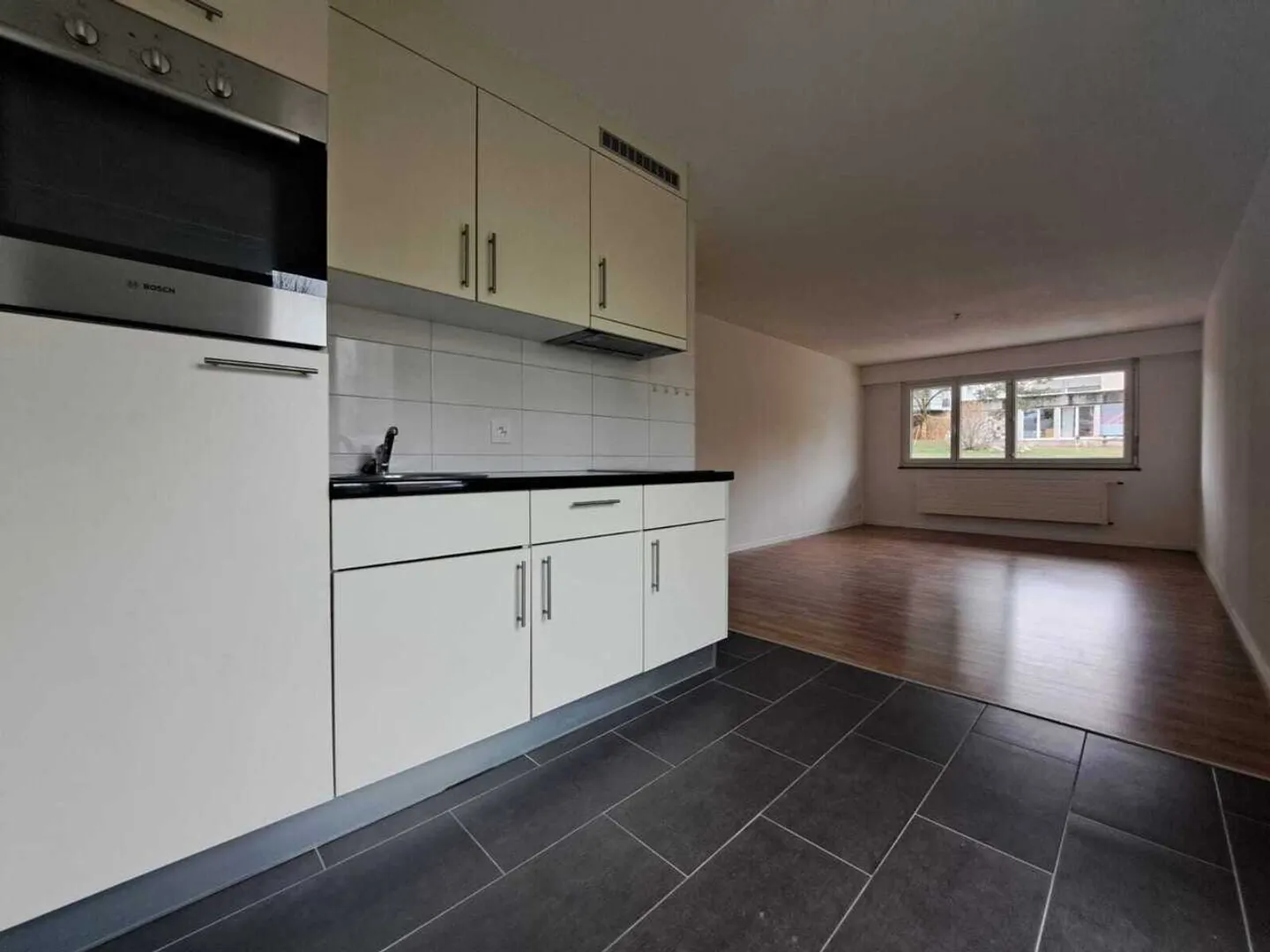 Renovierte Wohnung mit Balkon - Foto 4 von 7