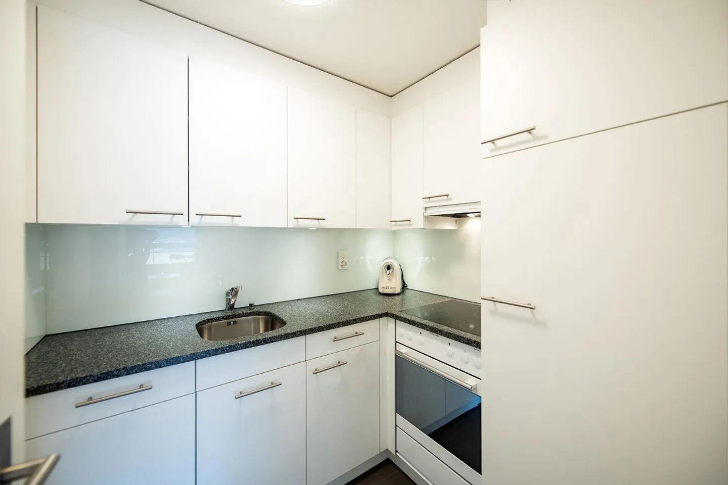 2 1/2-ZW Residence Europe, No. 504 - Photo 6 of 13