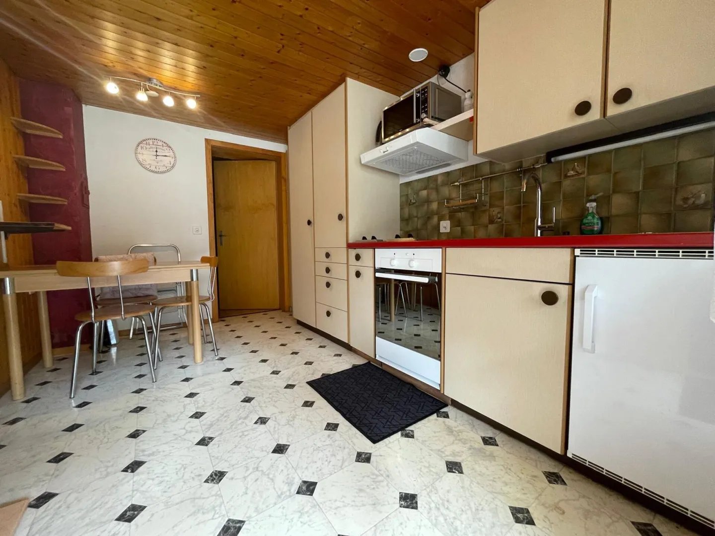 Charming 2.5-room apartment - Photo 3 of 6