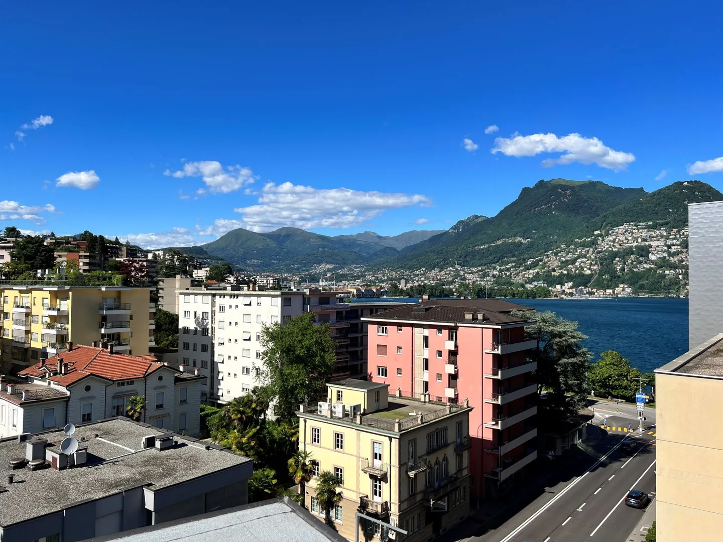 Penthouse avec terrasse sur le toit et vue sur le lac - Photo 2 sur 6