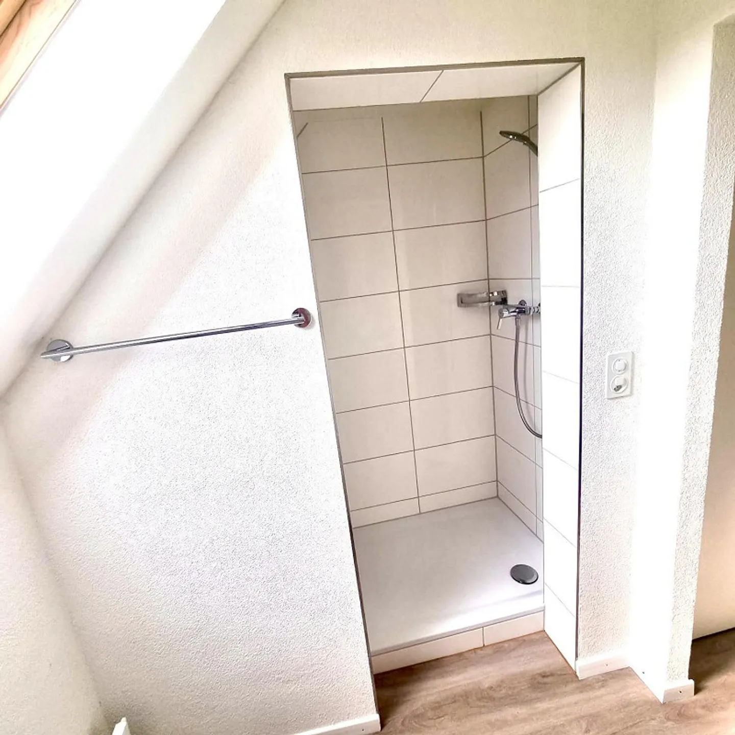 3-room attic apartment in Therwil - Photo 3 of 8
