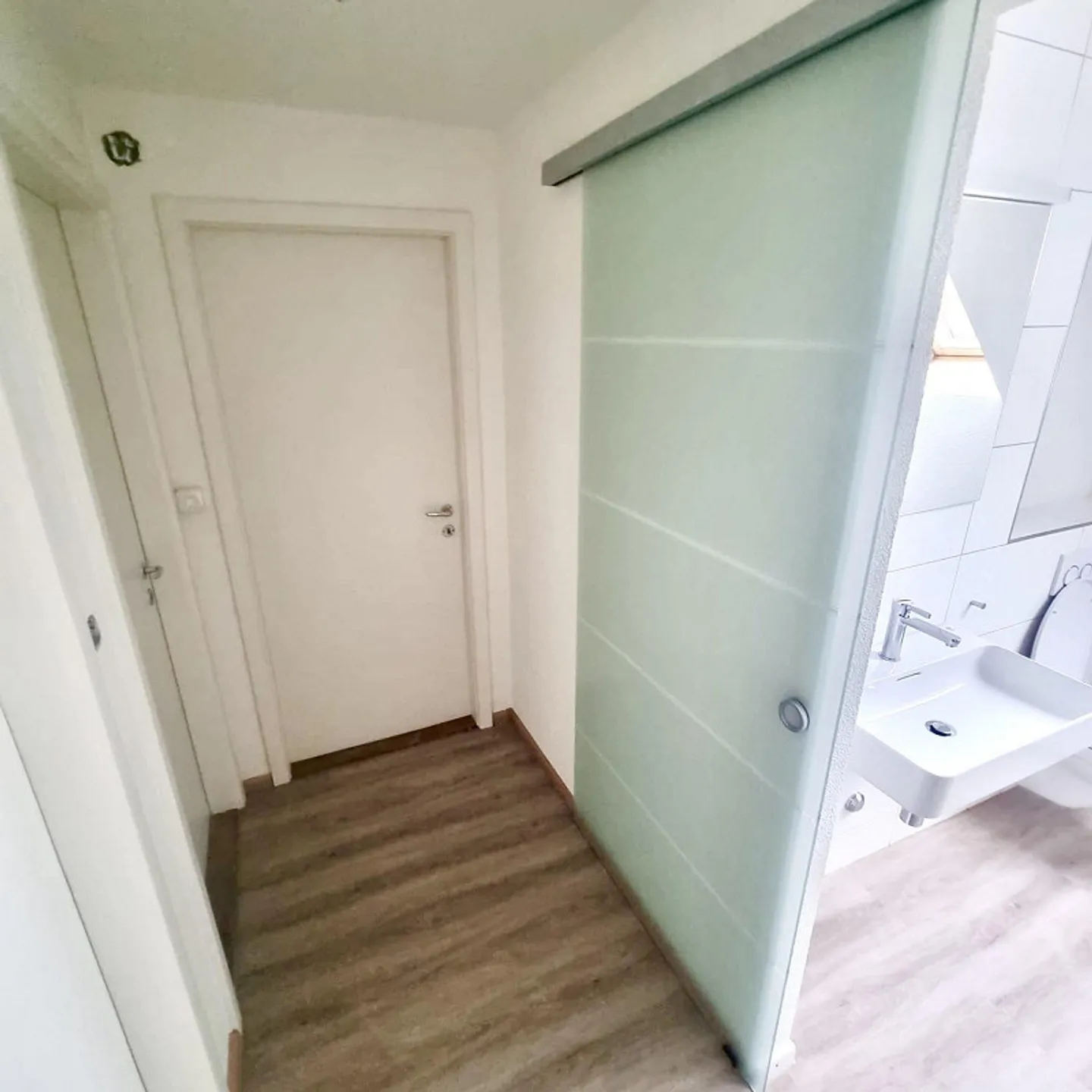 3-room attic apartment in Therwil - Photo 5 of 8