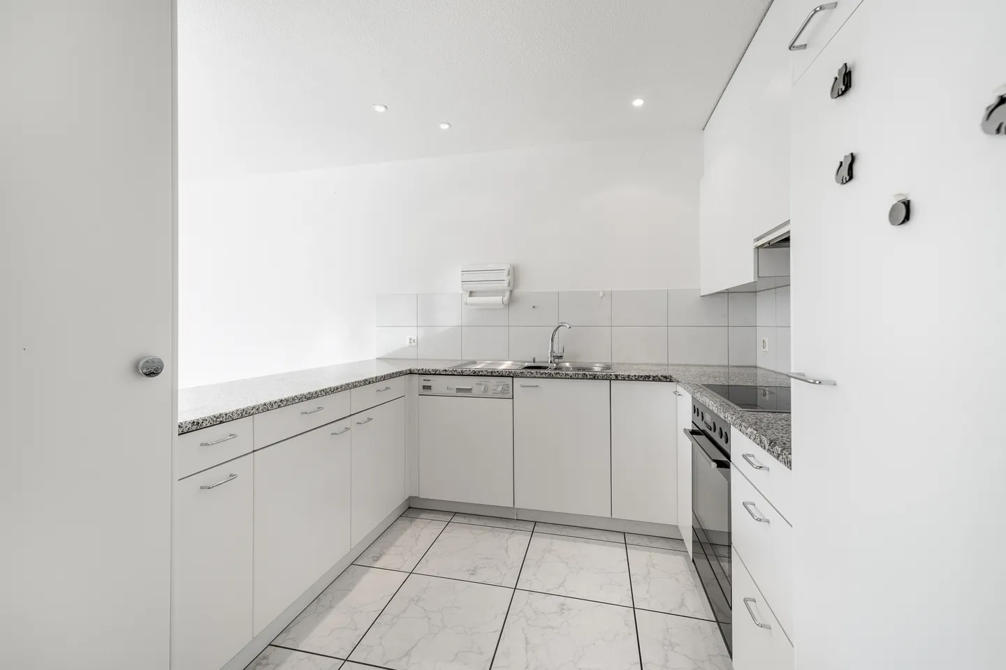 Ampio appartamento giardino di 4,5 stanze con stanza hobby - Foto 7 di 10