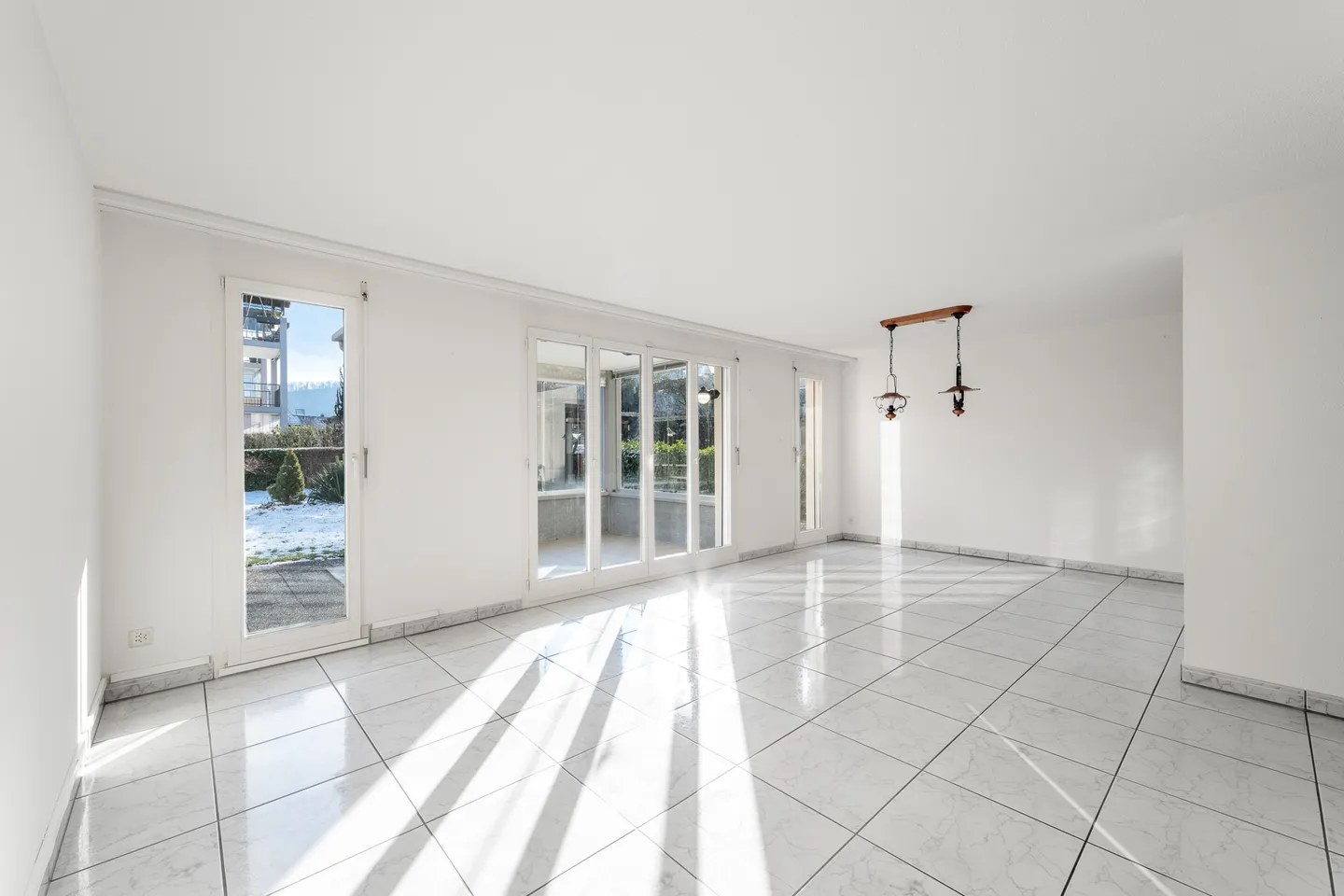 Ampio appartamento giardino di 4,5 stanze con stanza hobby - Foto 8 di 10