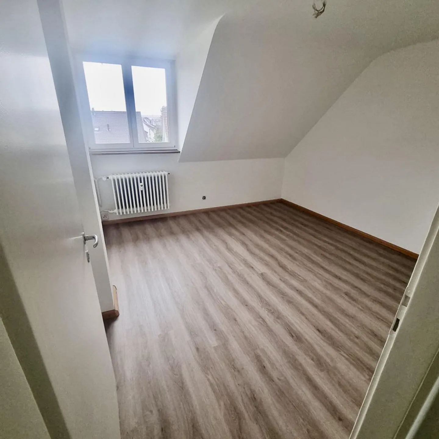 3-room attic apartment in Therwil - Photo 8 of 8