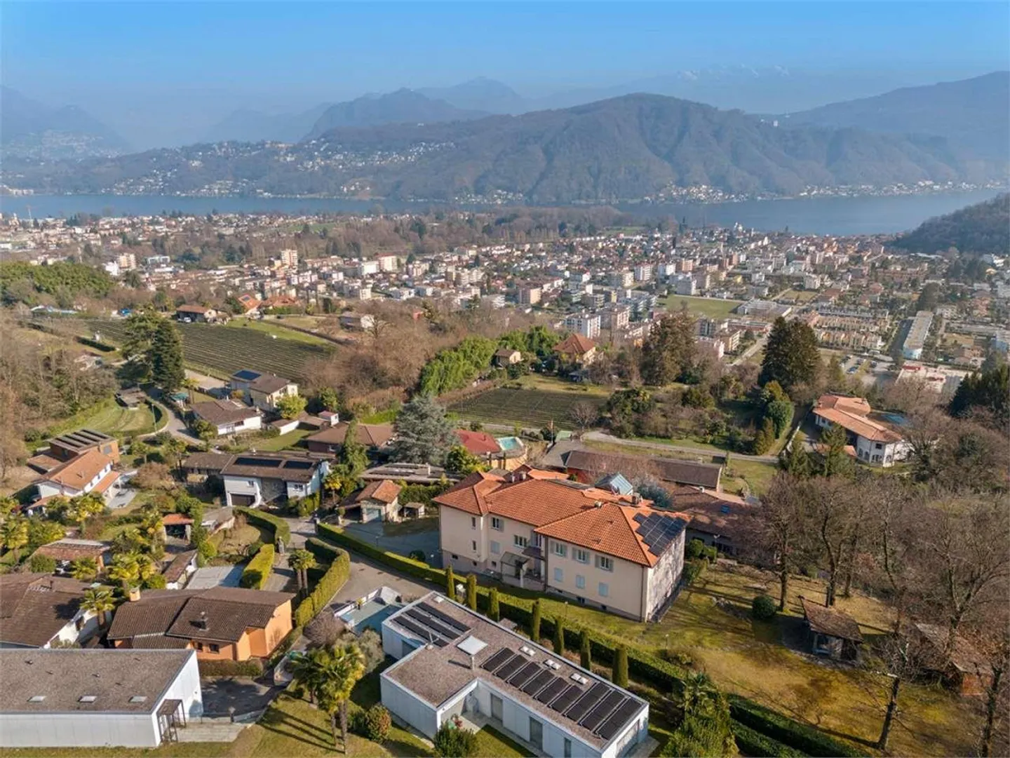 Attico esclusivo con vista lago - Foto 4 di 13