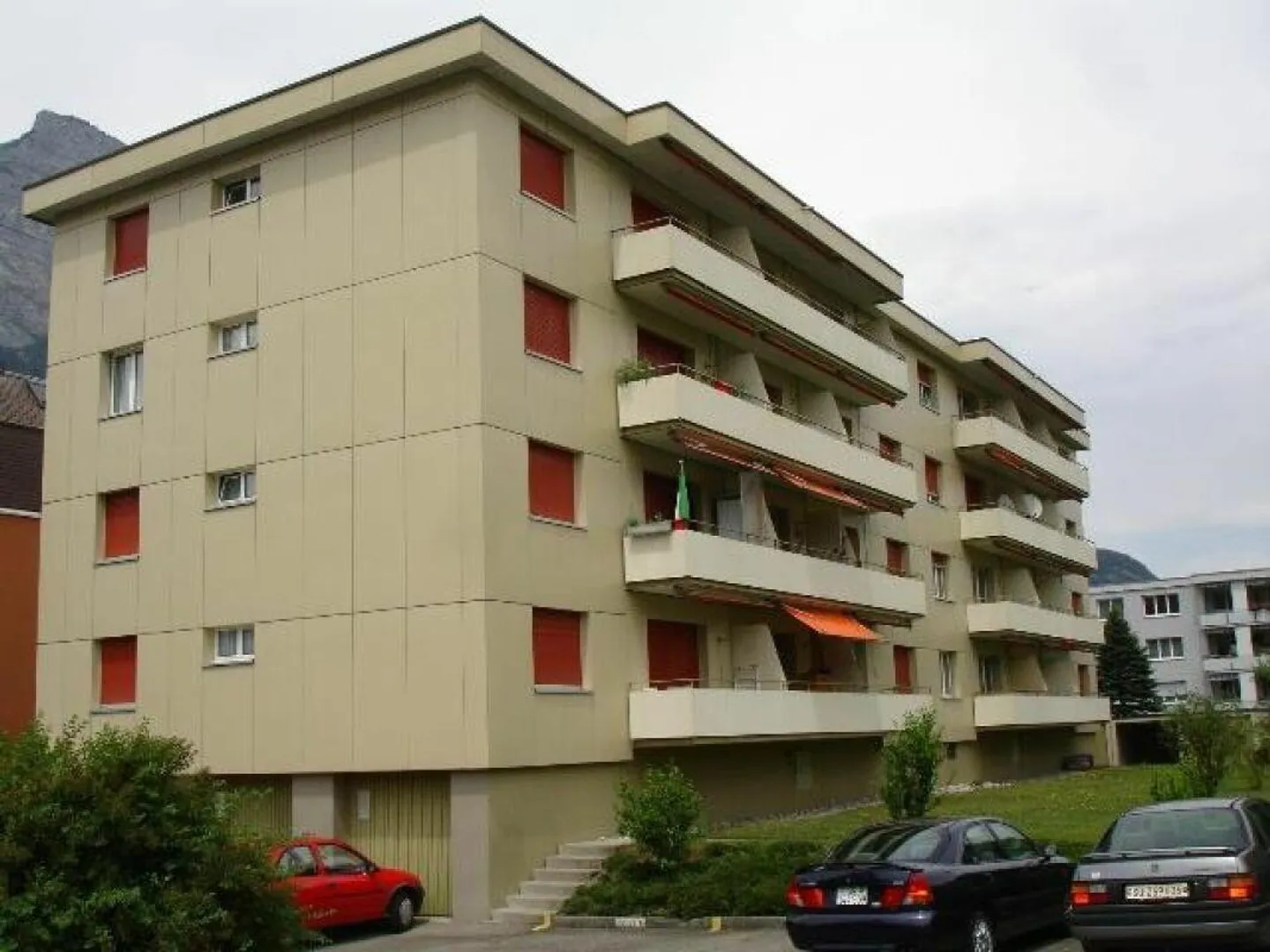 Appartement de toit pratique de 3,5 pièces près de la gare de Sargans - Photo 2 sur 7