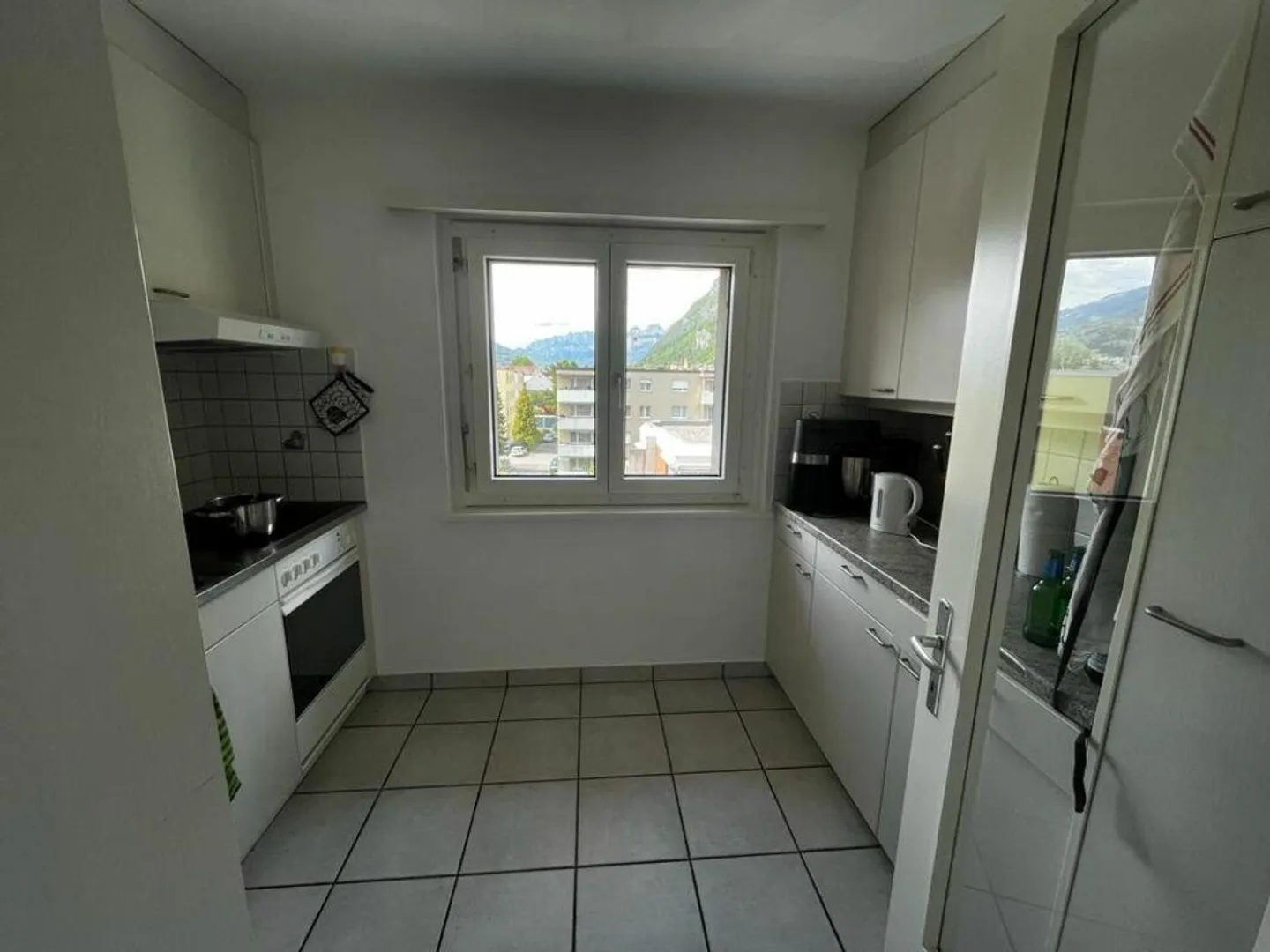 Appartement de toit pratique de 3,5 pièces près de la gare de Sargans - Photo 4 sur 7