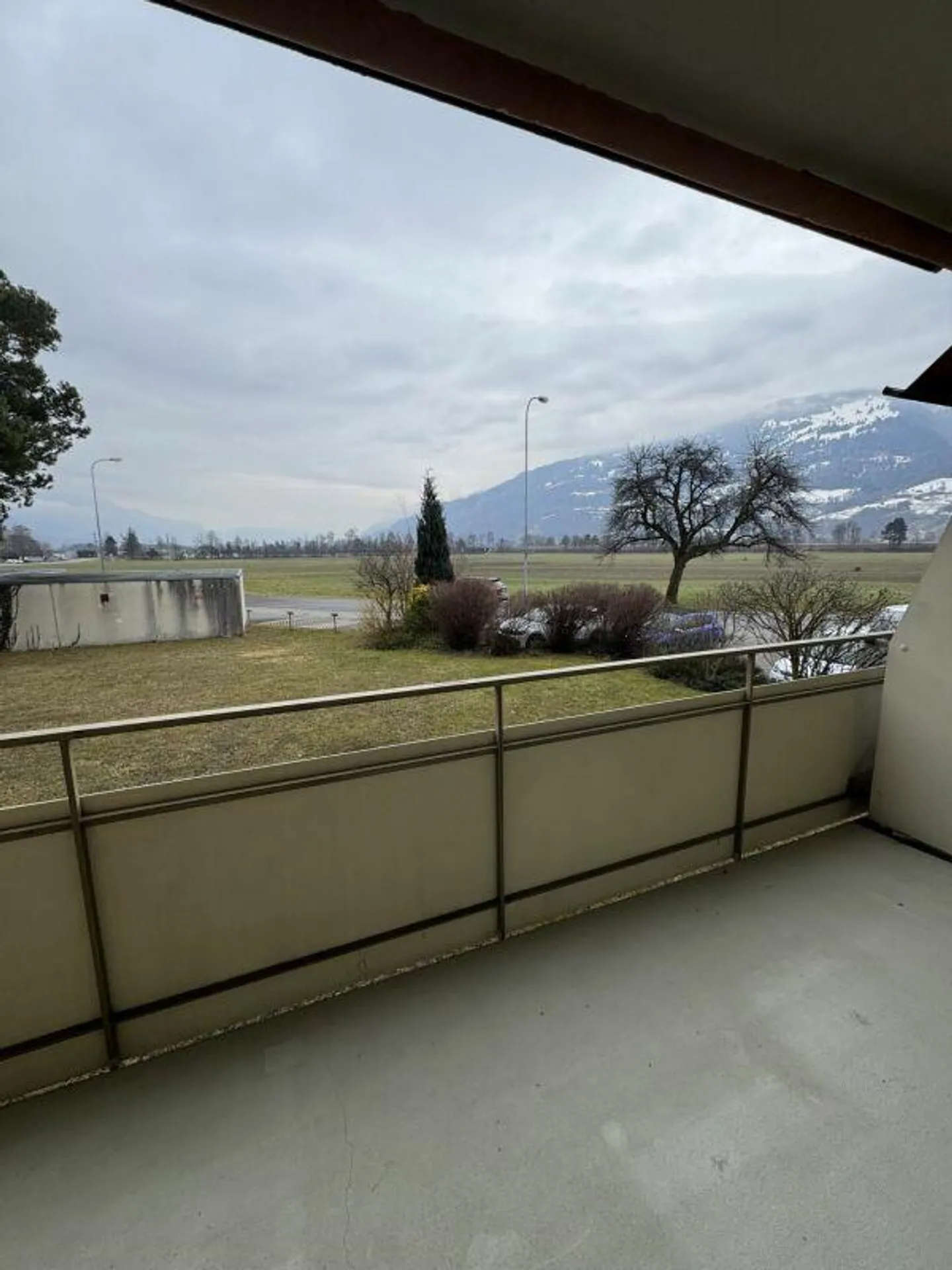 Appartement de toit pratique de 3,5 pièces près de la gare de Sargans - Photo 7 sur 7