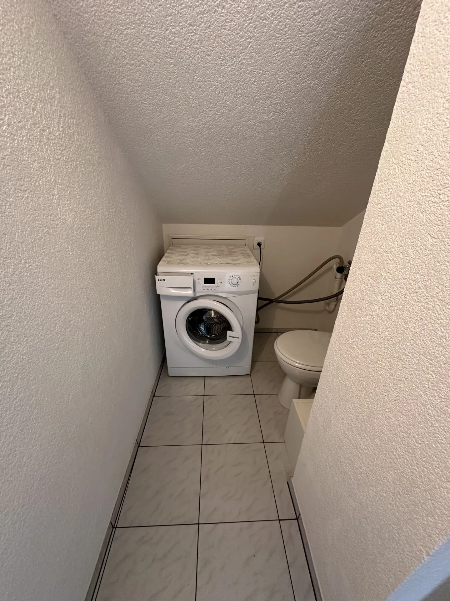 Appartamento mansardato di 2,5 stanze con balcone - Foto 8 di 9