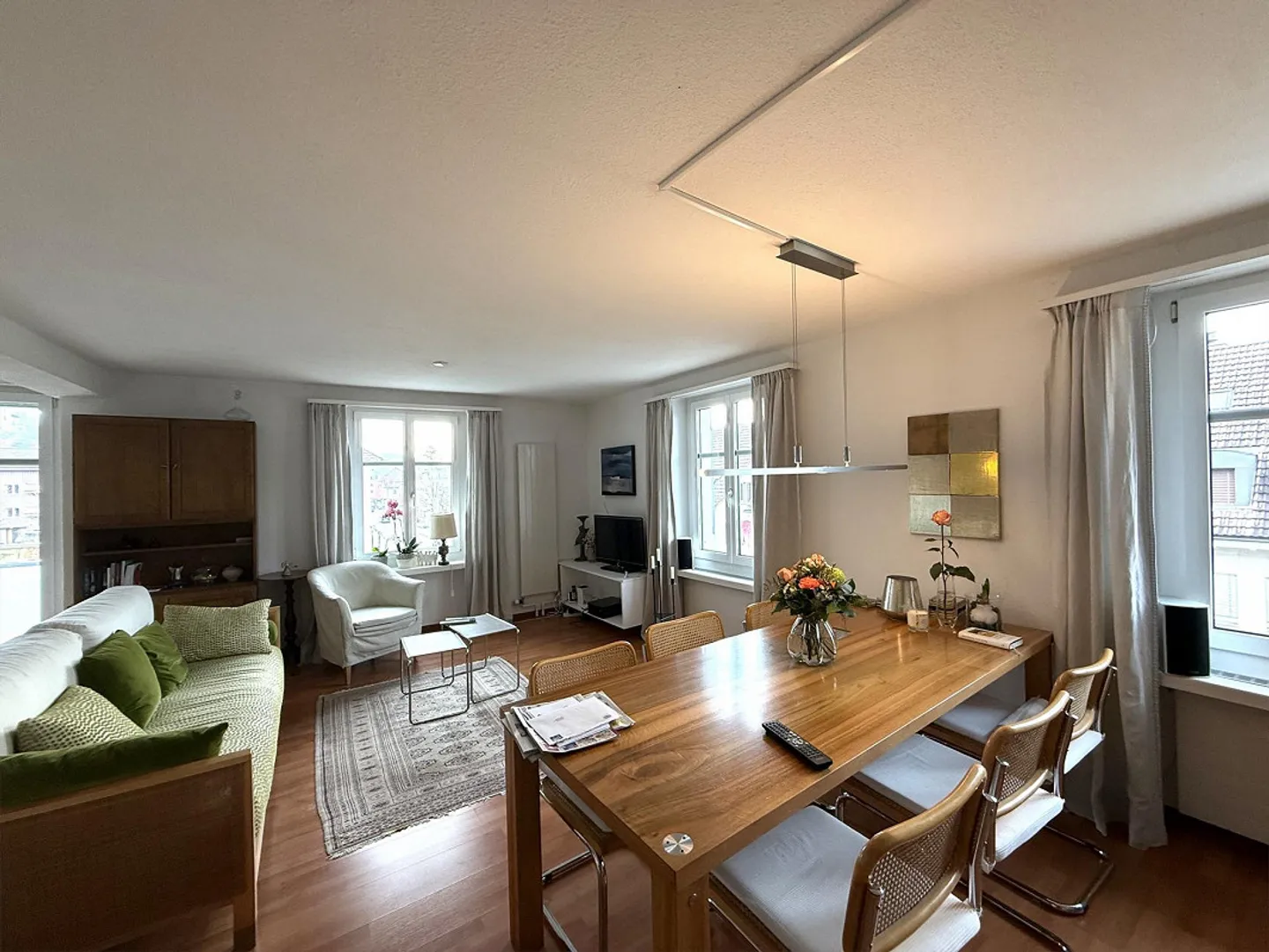 Spacious and Bright Apartment in the Heart of Reiden - Photo 2 of 8