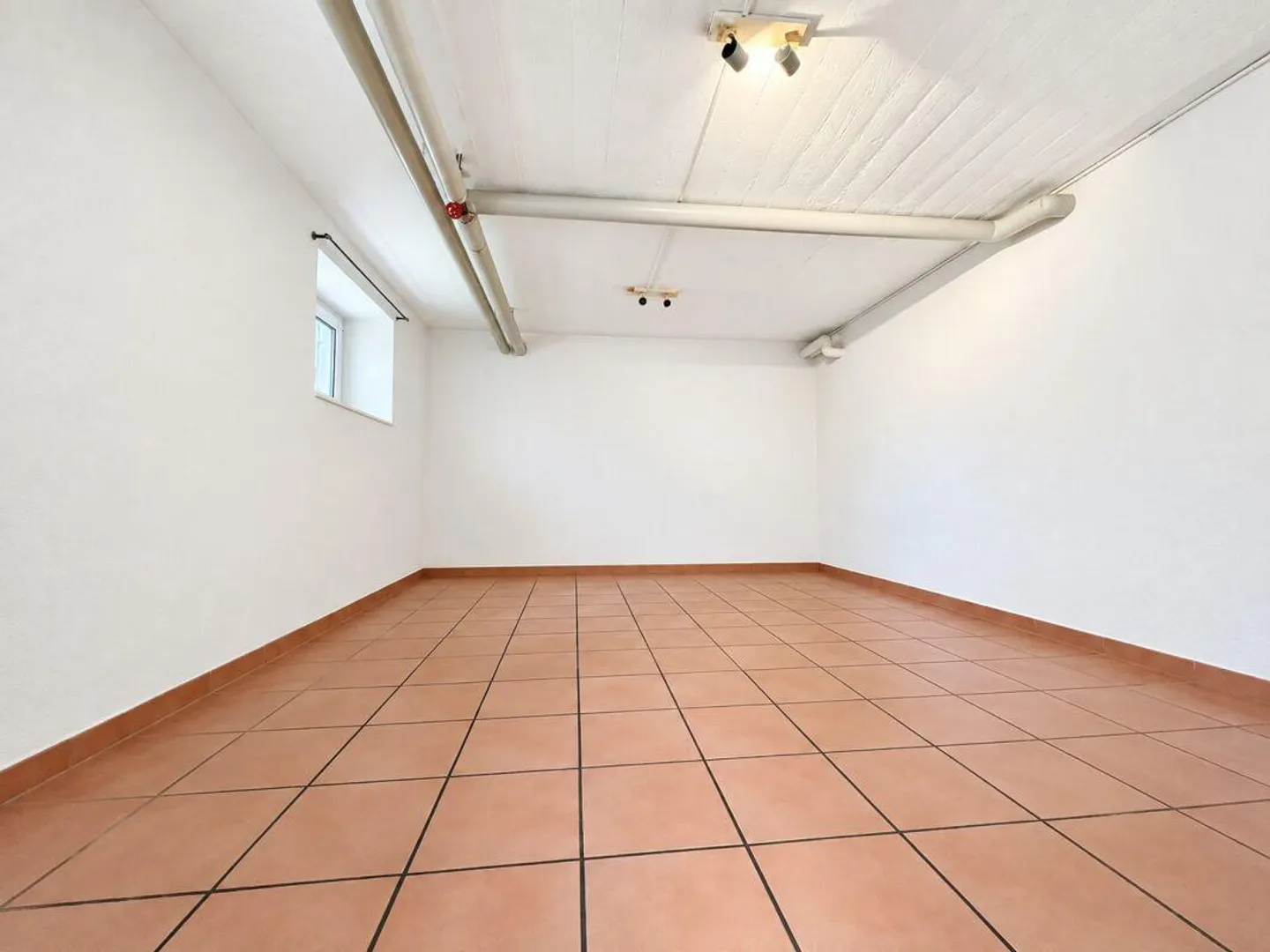 Versatile Studio / Atelier / Hobby Room in Neuhausen - Photo 2 of 7