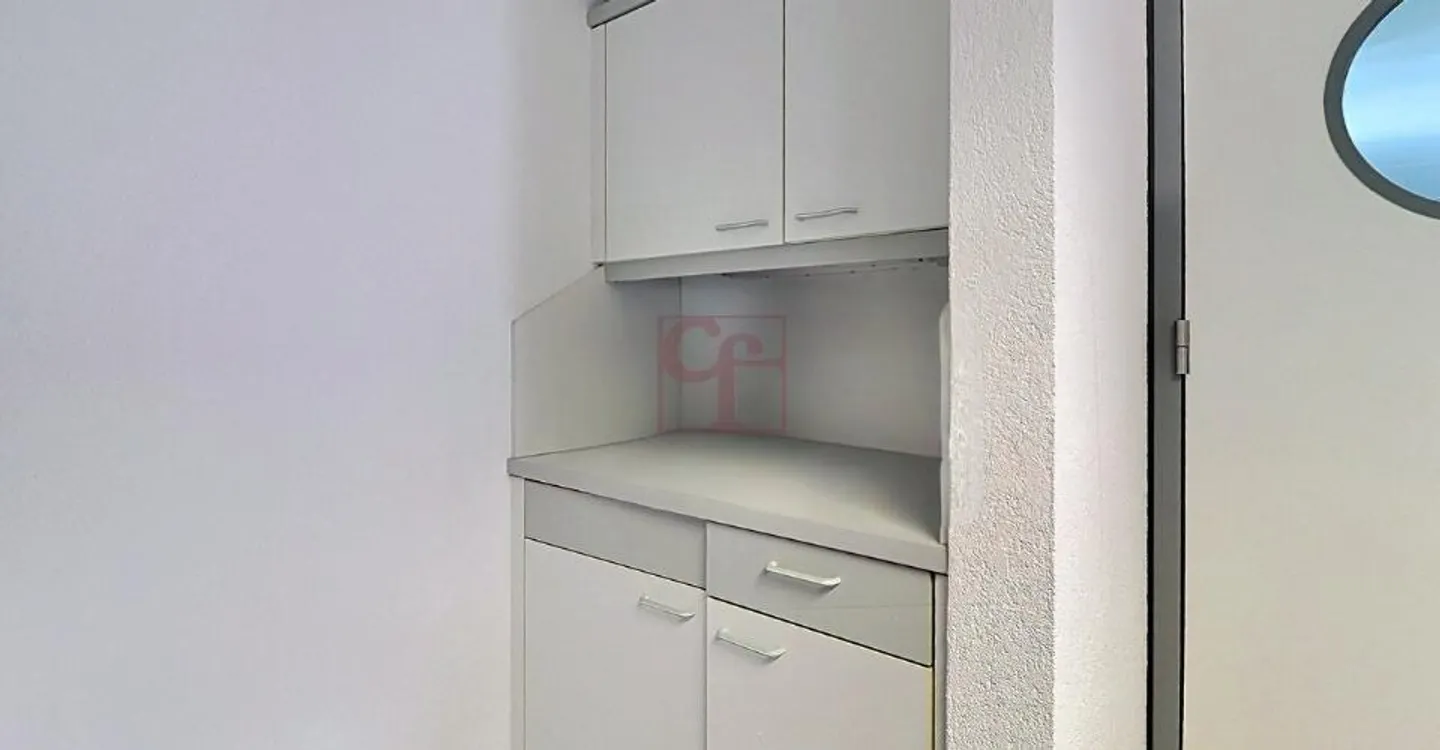 Commercial space for rent - Photo 8 of 11