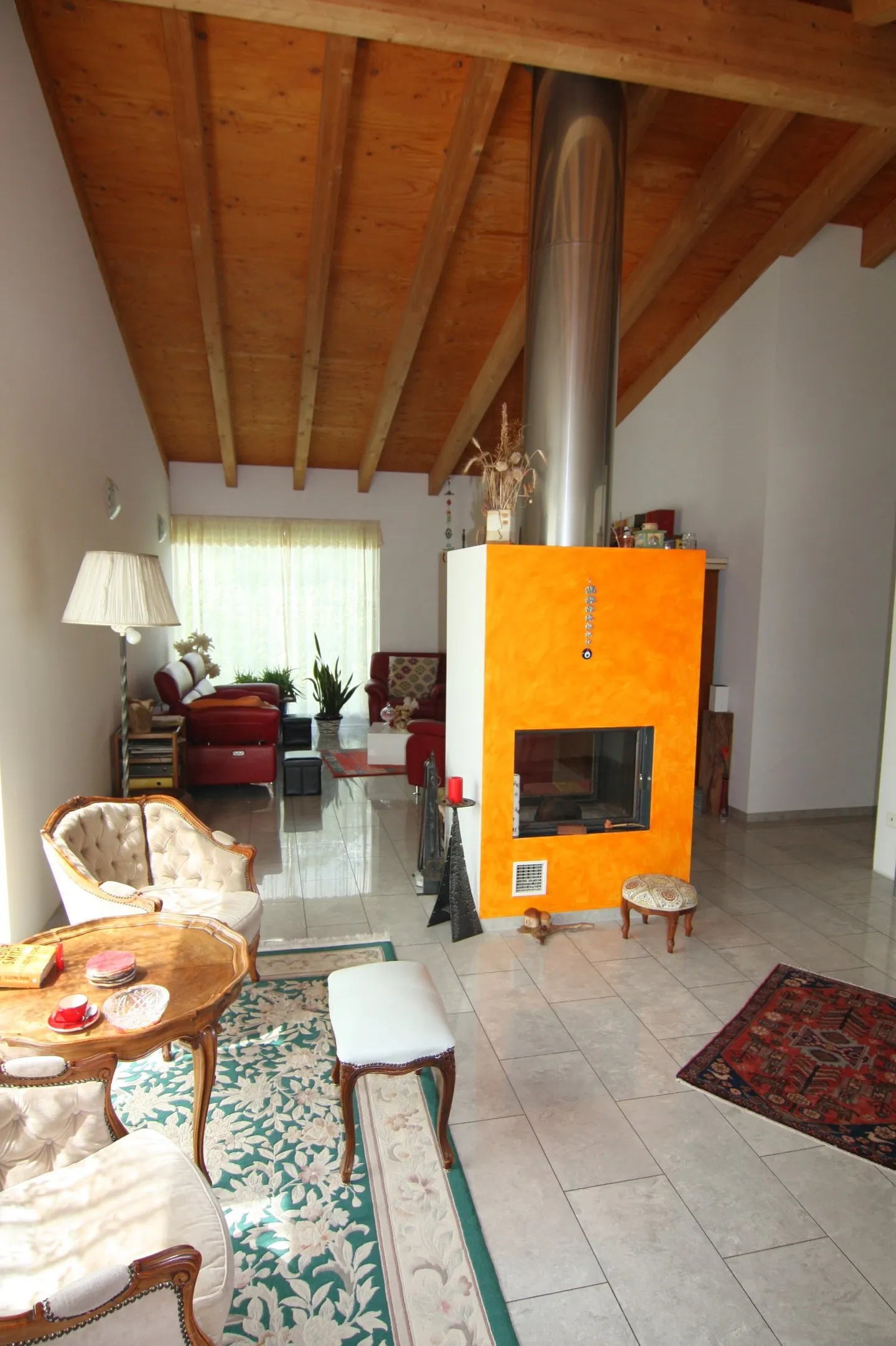 Stunning Villa with Garden - Photo 12 of 24