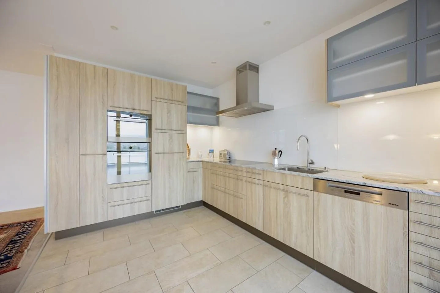 3.5-room penthouse apartment with large terrace - Photo 4 of 13