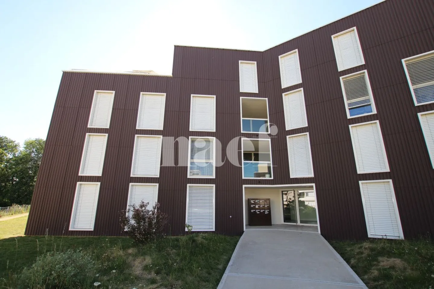 Sur le plateau de Boudry, près de la gare - Photo 8 sur 10