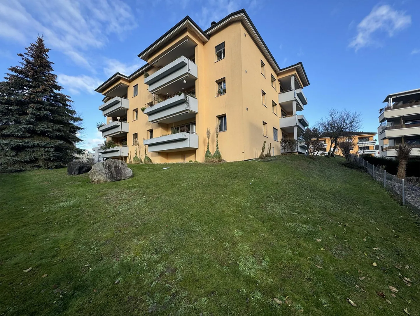 Appartement 3.5 pièces avec cheminée - Photo 1 sur 11