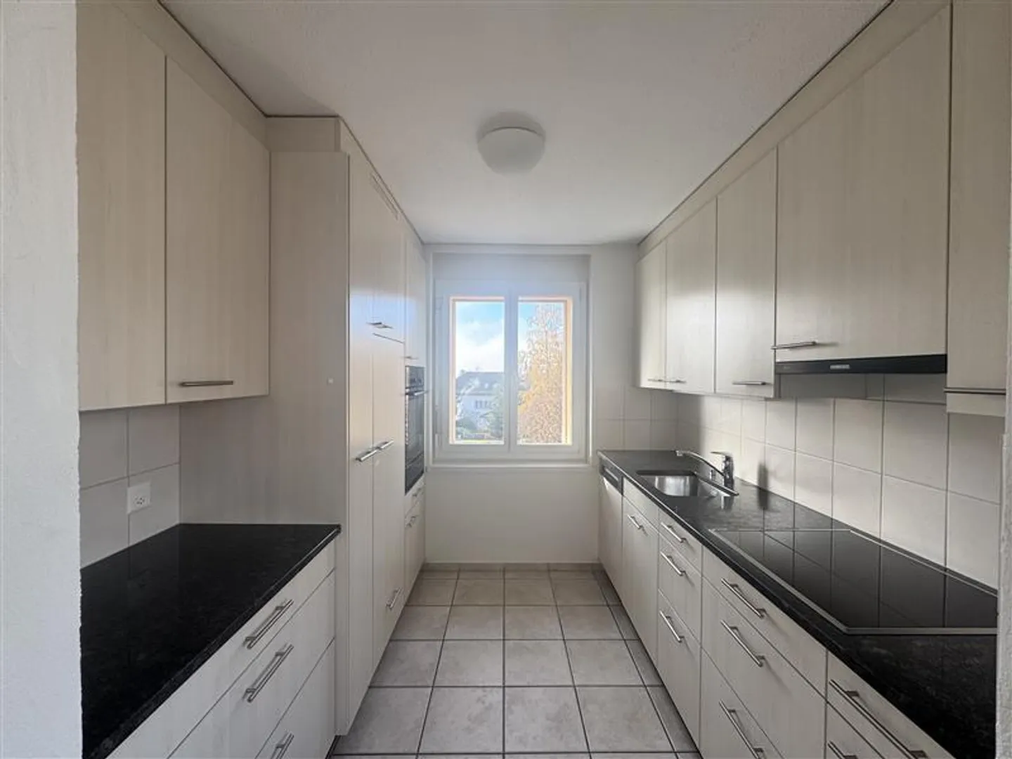 Appartement 3.5 pièces avec cheminée - Photo 2 sur 11