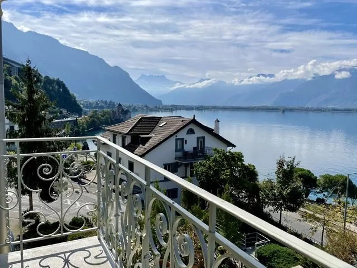 Appartamento con 3,5 stanze al 4° piano con vista sul lago - Foto 4 di 10