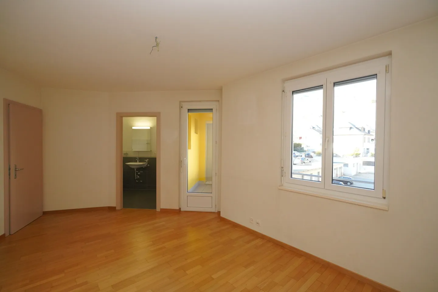 4,5-ZIMMER-WOHNUNG IM ZENTRUM VON SIERRE - Foto 2 von 13